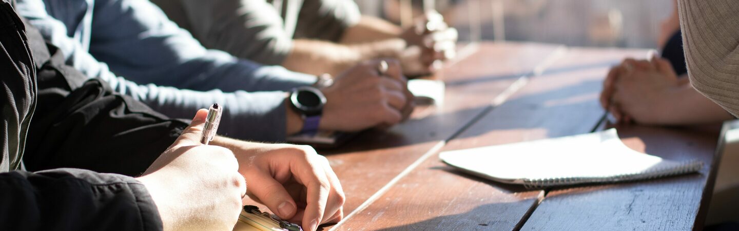Onze commissie bestaat uit ervaren personen met kennis van ISO normen en bedrijfsvoering